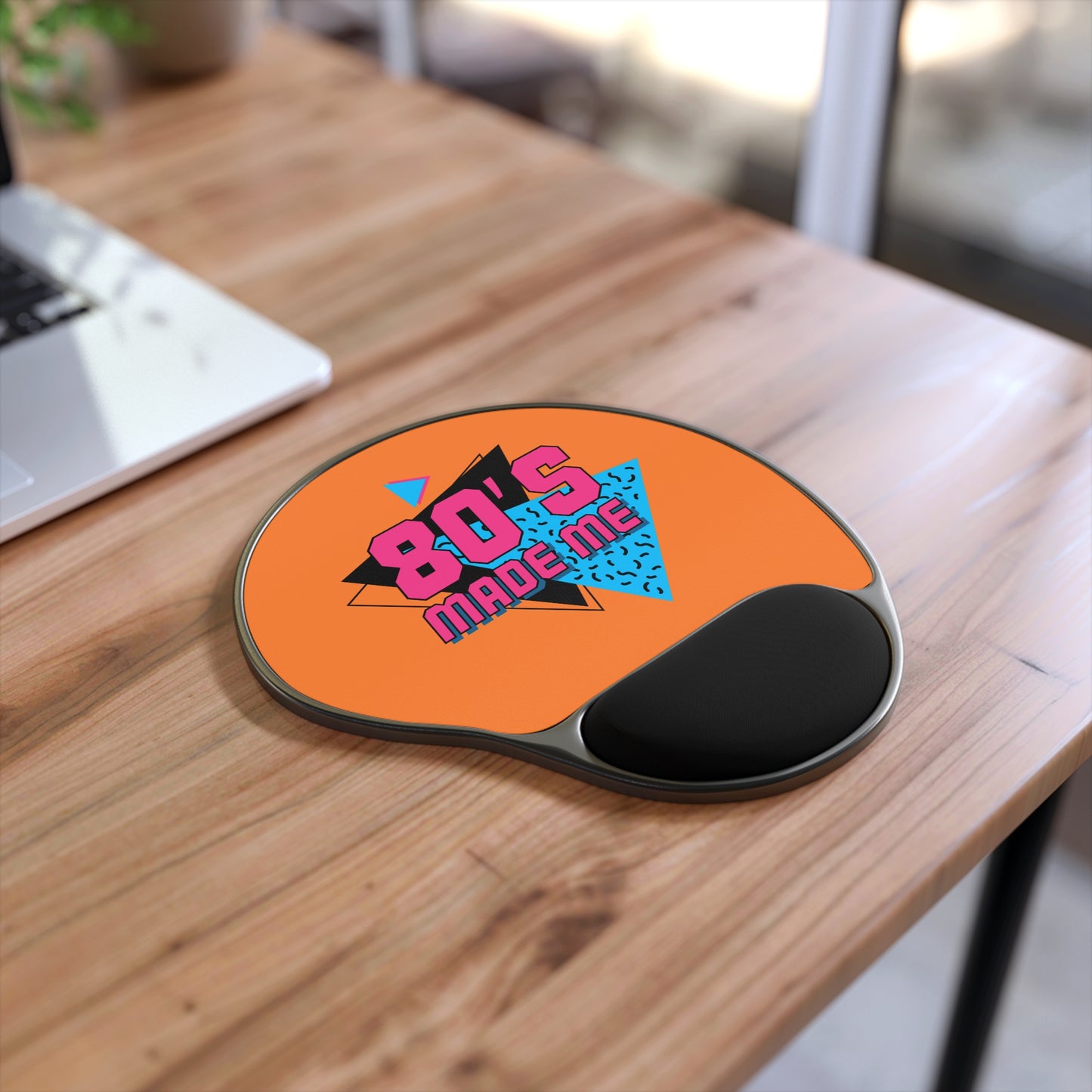 Retro 80's Mouse Pad with Wrist Rest - Perfect for Nostalgic Gamers and Office Enthusiasts