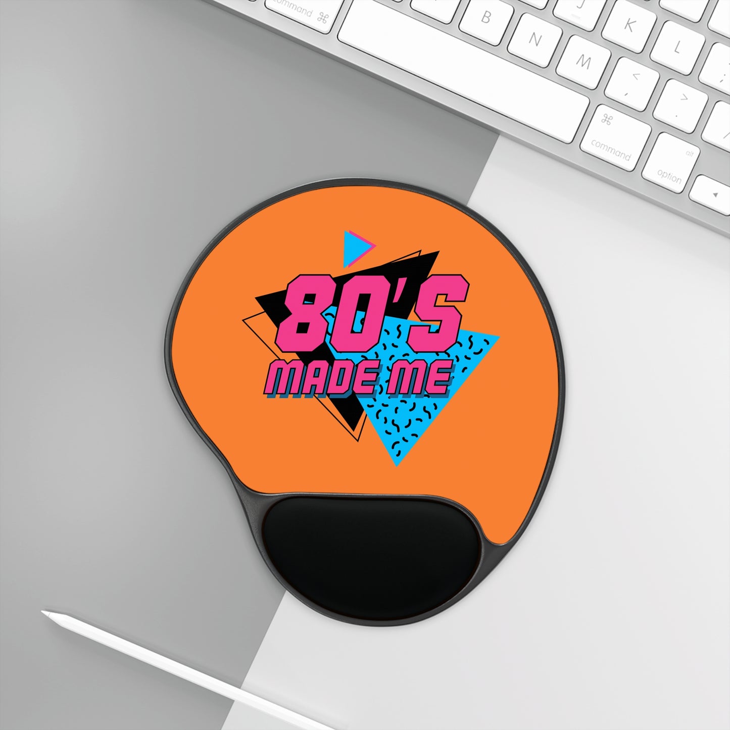 Retro 80's Mouse Pad with Wrist Rest - Perfect for Nostalgic Gamers and Office Enthusiasts