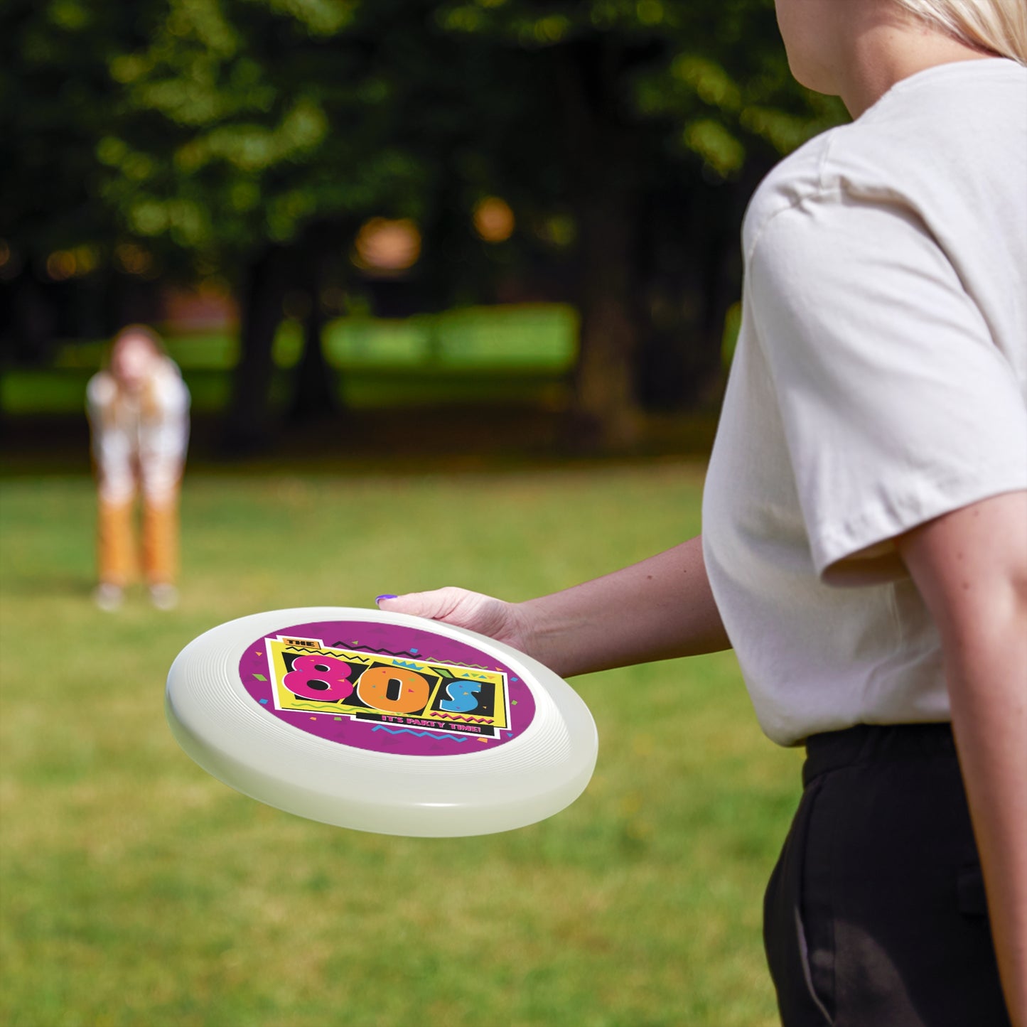 80s Retro Frisbee - Fun Outdoor Play for Nostalgic Gatherings